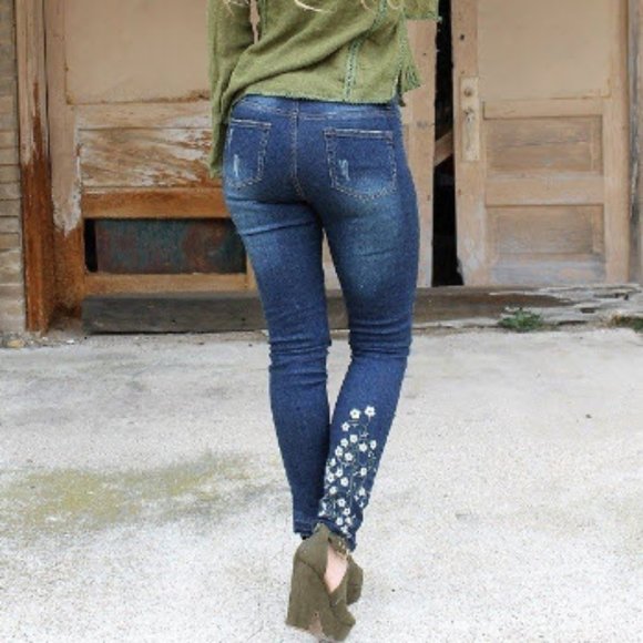 DONATED!! L&B distressed embroidered skinny jeans - Picture 3 of 5